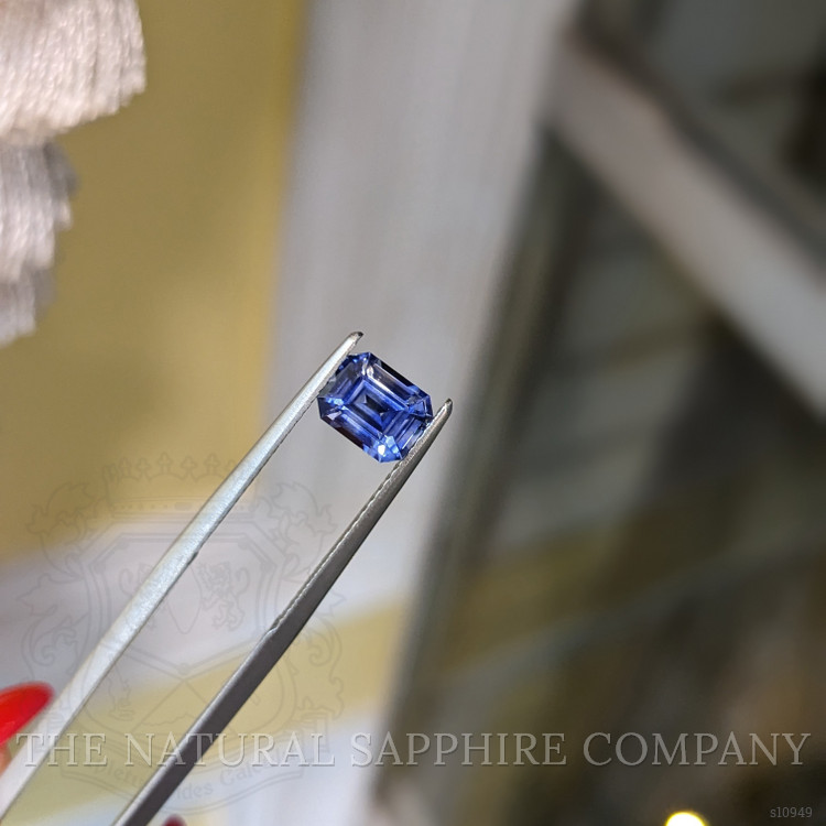 1.22 Ct. Bi Color Sapphire from Ceylon (Sri Lanka)