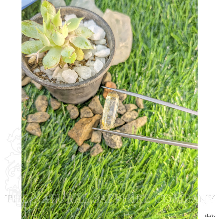 7.79 Ct. Bi Color Sapphire Crystal from Ceylon (Sri Lanka)