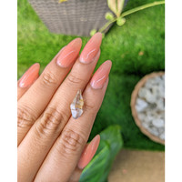 5.36 Ct. Bi Color Rough Sapphire from Ceylon (Sri Lanka) Life Style