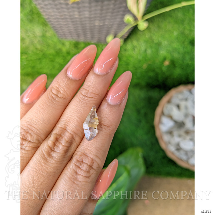 5.36 Ct. Bi Color Rough Sapphire from Ceylon (Sri Lanka)