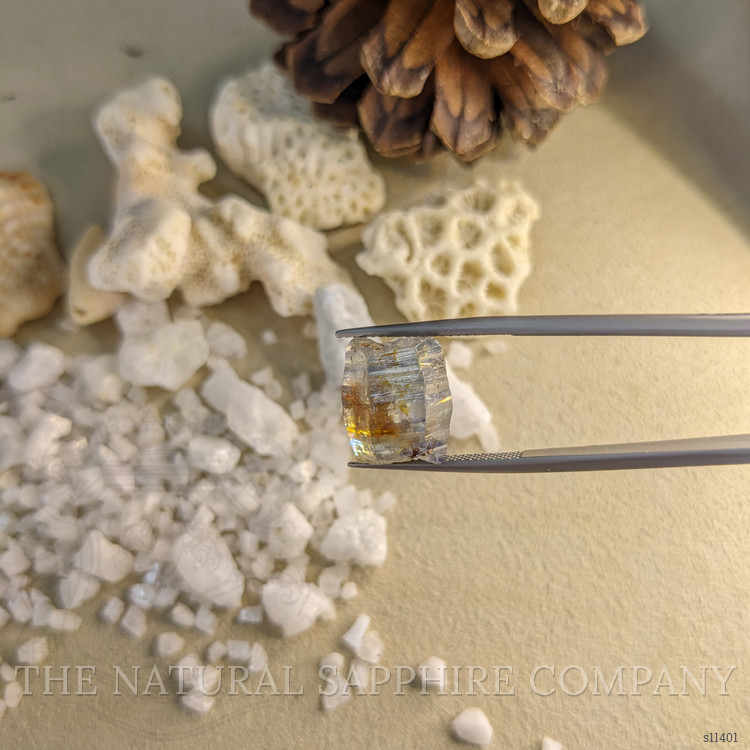 19.29 Ct. Bi Color Sapphire Crystal from Ceylon (Sri Lanka)