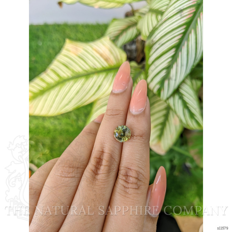 3.76 Ct. Bi Color Sapphire from Ceylon (Sri Lanka)