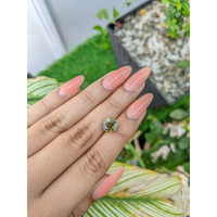 3.76 Ct. Bi Color Sapphire from Ceylon (Sri Lanka) Life Style