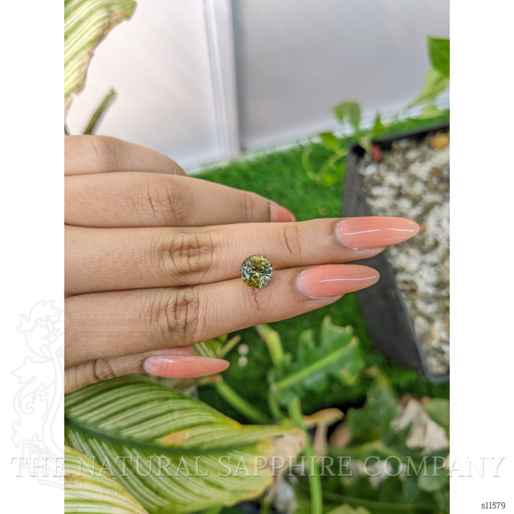 3.76 Ct. Bi Color Sapphire from Ceylon (Sri Lanka)