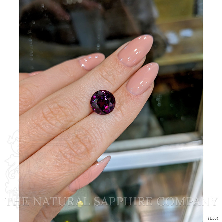 5.88 Ct. Purple Sapphire from Ceylon (Sri Lanka)
