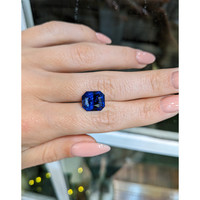 8.03 Ct. Blue Sapphire from Ceylon (Sri Lanka) Life Style