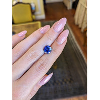 3.53 Ct. Blue Sapphire from Ceylon (Sri Lanka) Life Style