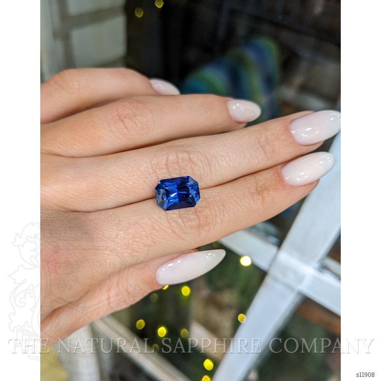 6.23 Ct. Blue Sapphire from Ceylon (Sri Lanka)