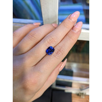 3.11 Ct. Blue Sapphire from Ceylon (Sri Lanka) Life Style