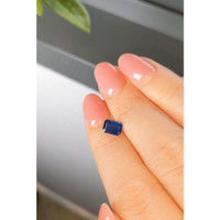 0.97 Ct. Blue Sapphire from Ceylon (Sri Lanka) Life Style