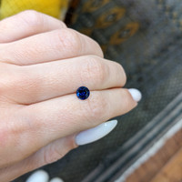 0.94 Ct. Blue Sapphire from Ceylon (Sri Lanka) Life Style