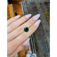 5.00 Ct. Greenish Blue Sapphire from Ceylon (Sri Lanka) Life Style