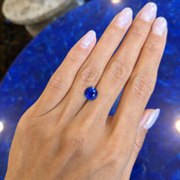 2.80 Ct. Blue Sapphire from Ceylon (Sri Lanka) Life Style