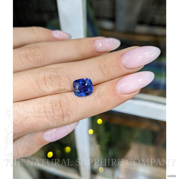 5.00 Ct. Blue Sapphire from Ceylon (Sri Lanka)