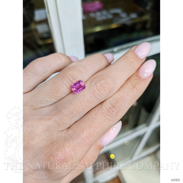 1.63 Ct. Pink Sapphire from Ceylon (Sri Lanka)