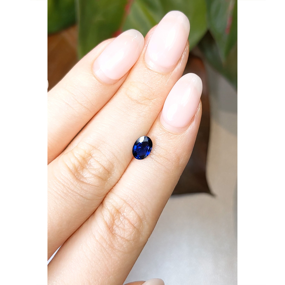 Loose Blue Sapphire - Oval 0.97 Ct. - #S12934 | The Natural