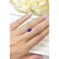 1.04 Ct. Blue Sapphire from Ceylon (Sri Lanka) Life Style