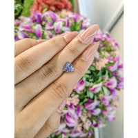 2.18 Ct. Bi Color Sapphire from Ceylon (Sri Lanka) Life Style