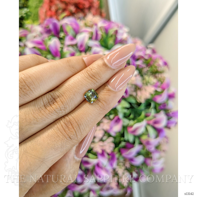 1.86 Ct. Bi Color Sapphire from Ceylon (Sri Lanka)