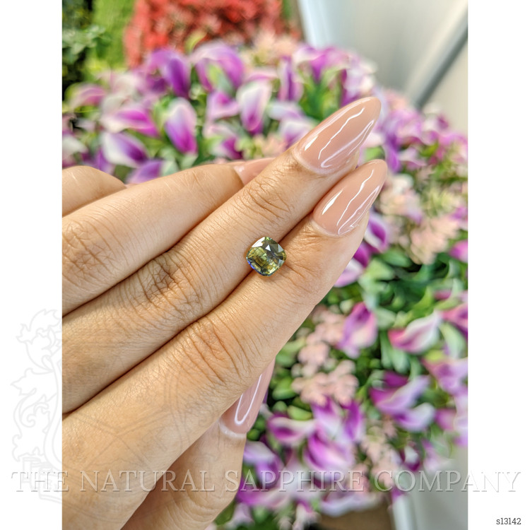 1.86 Ct. Bi Color Sapphire from Ceylon (Sri Lanka)