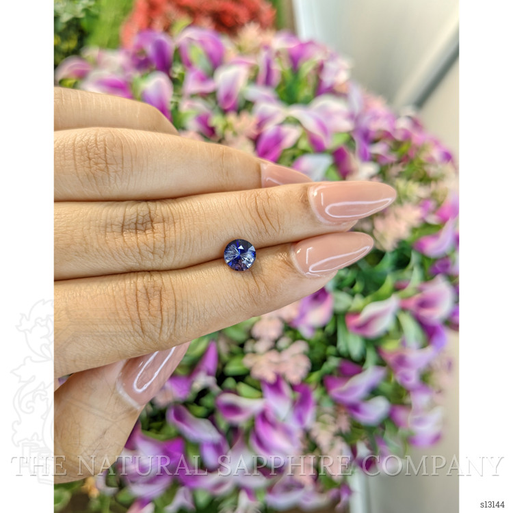 1.61 Ct. Bi Color Sapphire from Ceylon (Sri Lanka)