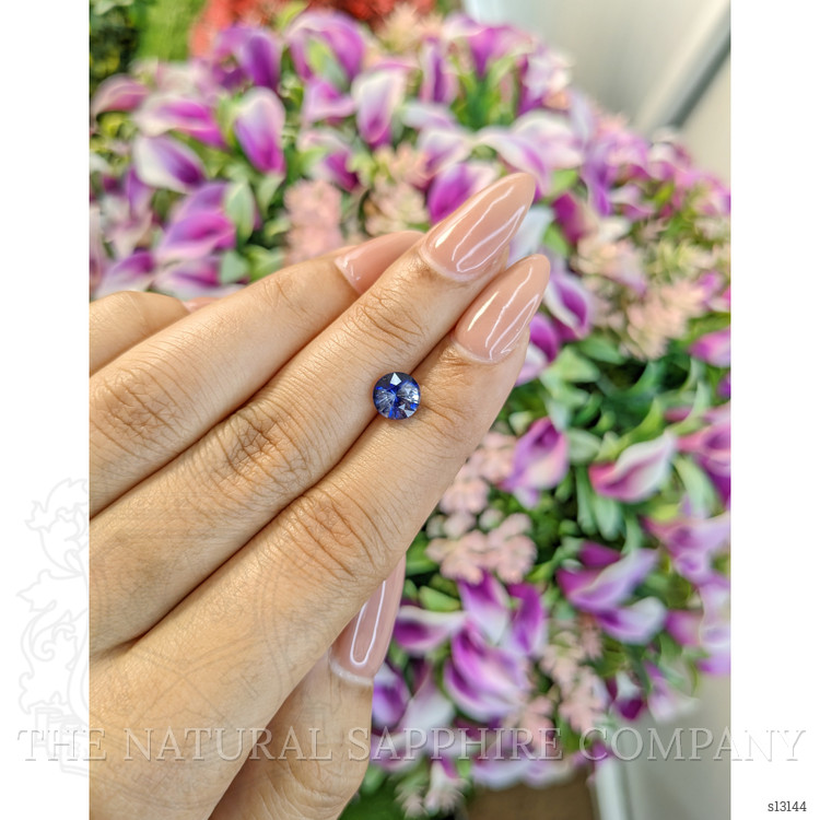 1.61 Ct. Bi Color Sapphire from Ceylon (Sri Lanka)