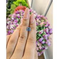 2.06 Ct. Bi Color Sapphire from Ceylon (Sri Lanka) Life Style