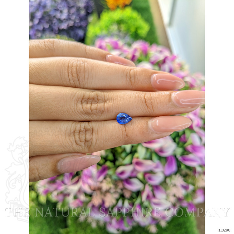 1.01 Ct. Blue Sapphire from Ceylon (Sri Lanka)