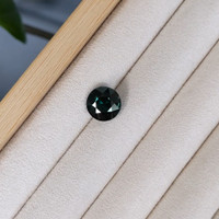 4.51 Ct. Bluish Green Sapphire from Madagascar Life Style