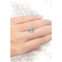 2.58 Ct. White Sapphire from Ceylon (Sri Lanka) Life Style