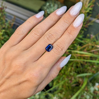 2.21 Ct. Blue Sapphire from Ceylon (Sri Lanka) Life Style