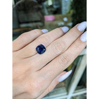 4.16 Ct. Blue Sapphire from Ceylon (Sri Lanka) Life Style