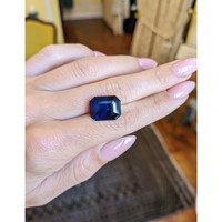 13.53 Ct. Blue Sapphire from Ceylon (Sri Lanka) Life Style