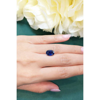 4.31 Ct. Blue Sapphire from Ceylon (Sri Lanka) Life Style