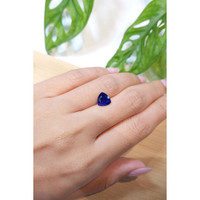 2.26 Ct. Blue Sapphire from Ceylon (Sri Lanka) Life Style