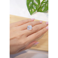 11.75 Ct. White Sapphire from Ceylon (Sri Lanka) Life Style