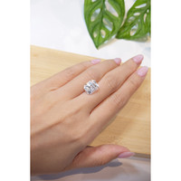 8.03 Ct. White Sapphire from Ceylon (Sri Lanka) Life Style