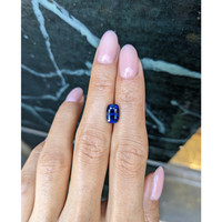 3.08 Ct. Blue Sapphire from Ceylon (Sri Lanka) Life Style