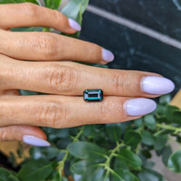 2.99 Ct. Bluish Green Sapphire from Ceylon (Sri Lanka) Life Style