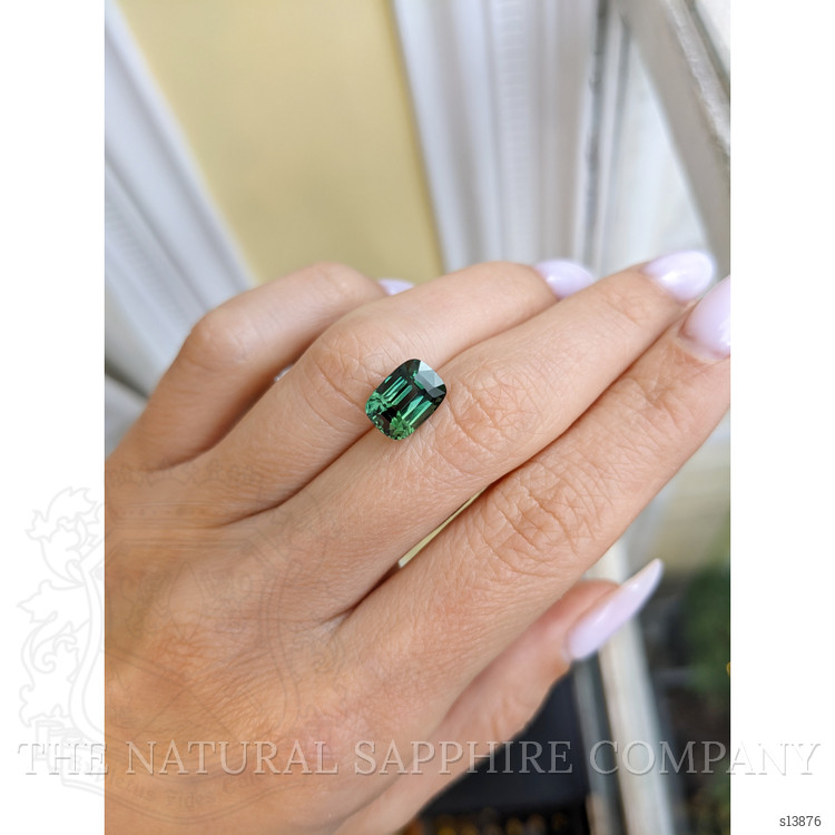 4.01 Ct. Bluish Green Sapphire from Ceylon (Sri Lanka)