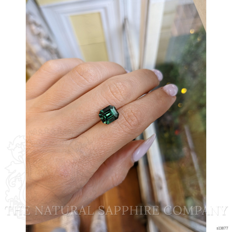 4.01 Ct. Bluish Green Sapphire from Ceylon (Sri Lanka)