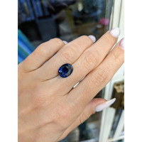 4.87 Ct. Blue Sapphire from Ceylon (Sri Lanka) Life Style