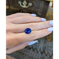 6.52 Ct. Blue Sapphire from Ceylon (Sri Lanka) Life Style