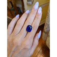 11.24 Ct. Blue Sapphire from Ceylon (Sri Lanka) Life Style