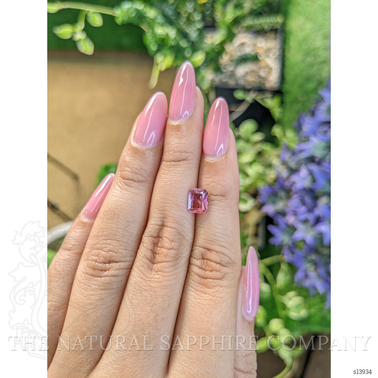 1.37 Ct. Pink Sapphire from Ceylon (Sri Lanka)