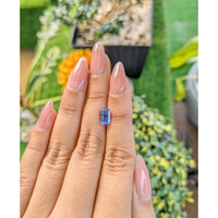2.19 Ct. Bi Color Sapphire from Ceylon (Sri Lanka) Life Style