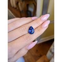 6.05 Ct. Blue Sapphire from Ceylon (Sri Lanka) Life Style