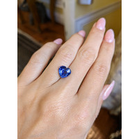 3.05 Ct. Blue Sapphire from Ceylon (Sri Lanka) Life Style