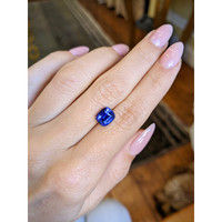 3.11 Ct. Blue Sapphire from Ceylon (Sri Lanka) Life Style