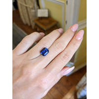 4.02 Ct. Blue Sapphire from Ceylon (Sri Lanka) Life Style